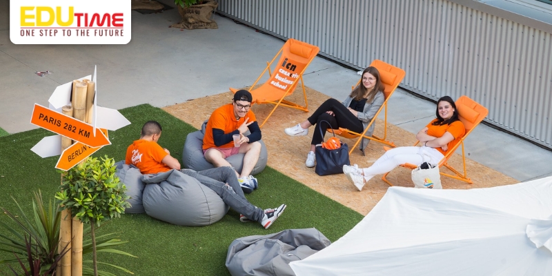 hỗ trợ toàn diện cho sinh viên quốc tế