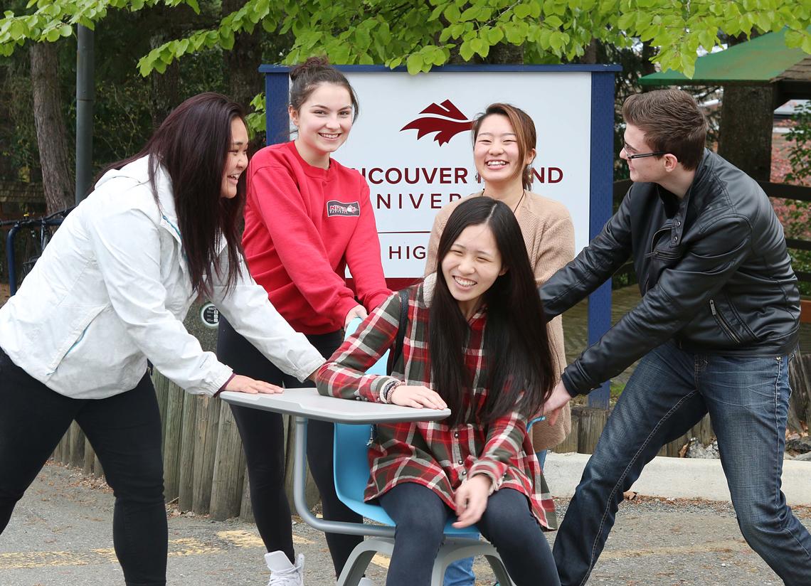 Du Học Canada | Thpt Tại Vancouver Island University High School 2019