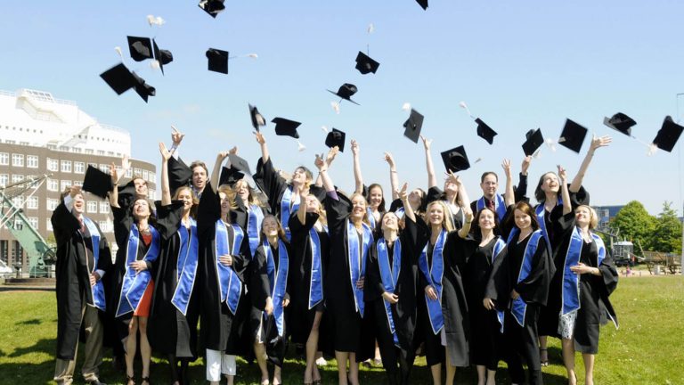 Săn học bổng du học Úc 50% từ đại học Wollongong