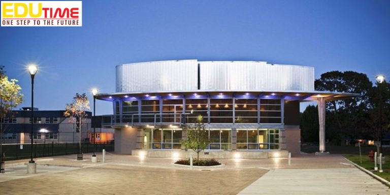 Điểm khác biệt tại trường trung học Glenlyon Norfolk School Canada