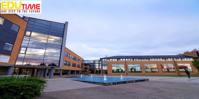 Cơ hội học bổng 10000 GBP chuyển tiếp vào đại học Surrey Anh Quốc!